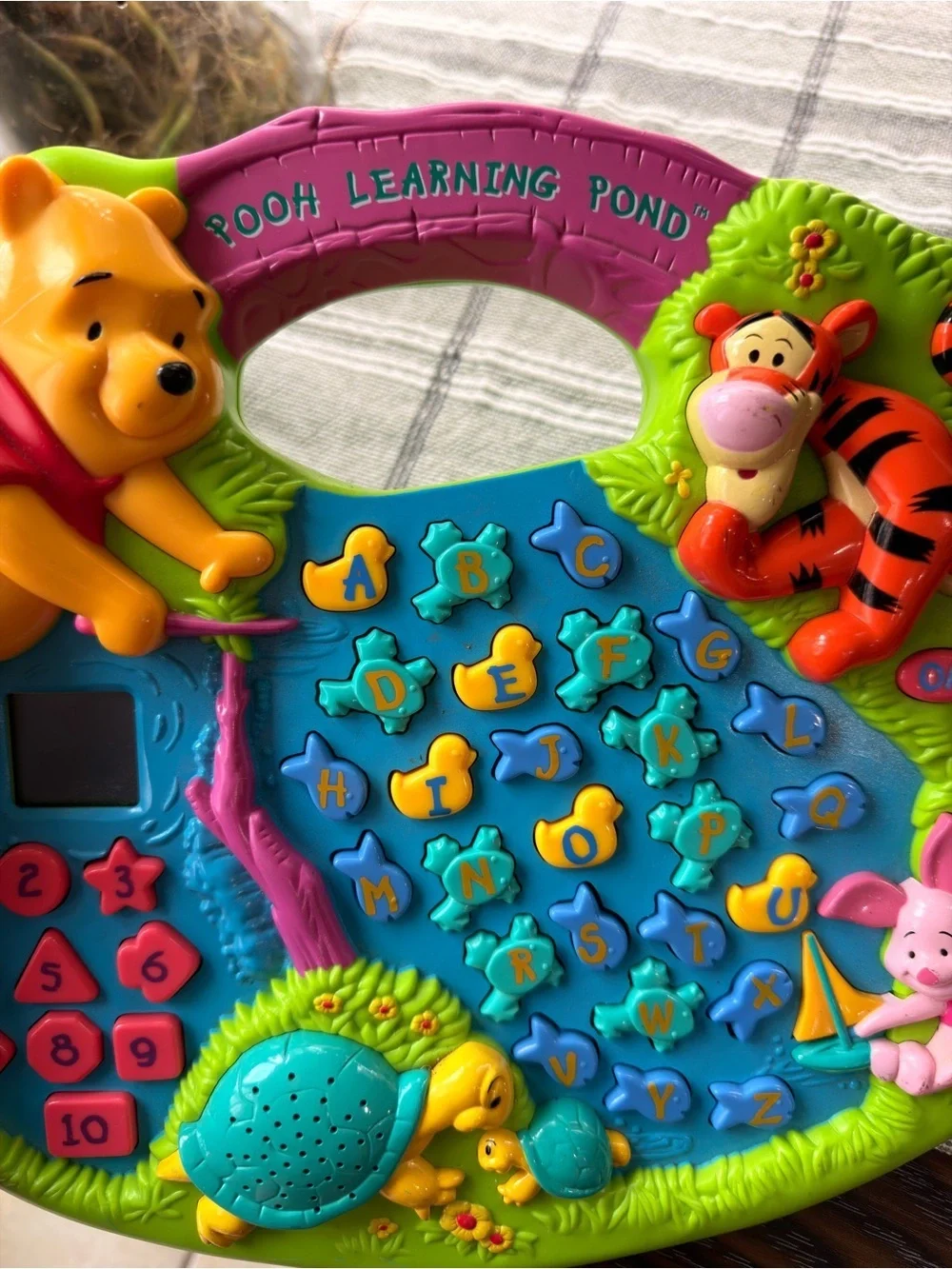 Vintage lovely Disney Winnie The Pooh Learning Pond Vintage in good condition